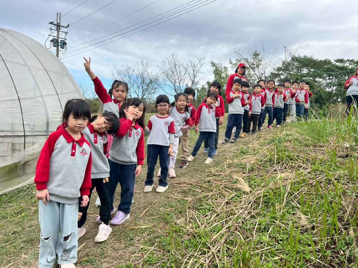 line_album_115.01.30餵雞拔菜_260130_97